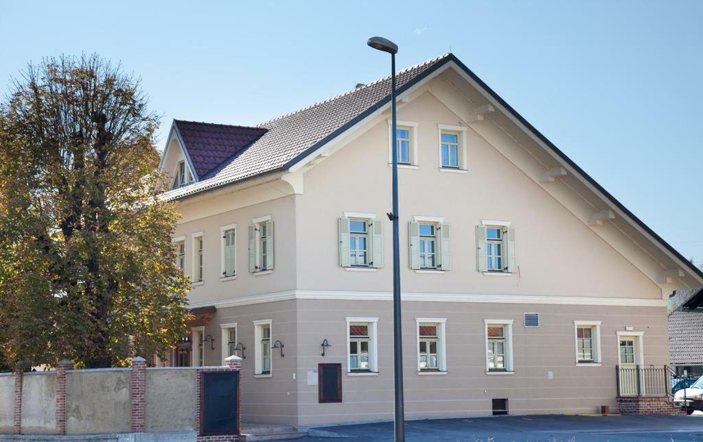 Hotel Veganfresh Medvode Exterior foto
